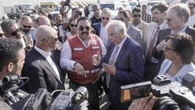 بوريل: هناك 1200 شاحنة مساعدات أوروبية ترفض "إسرائيل" إدخالها إلى غزة