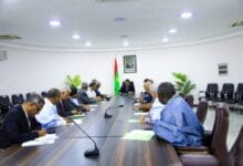 الوزير الأول يبحث مع أعضاء الاتحادية الوطنية للصيد العقبات المطروحة أمام الاتحادية