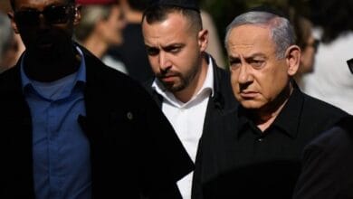 مكتب الإرهابي نتنياهو: تعديلات حماس على مقترح وقف إطلاق النار غير مقبولة بالنسبة لــ"إسرائيل"