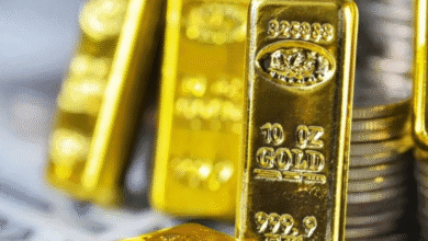 الذهب يرتفع مع تراجع الدولار وسط جدل ترامب والفيدرالي الأميركي