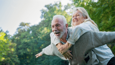 خبير بارز يكشف عن 5 أسرار لإبطاء الشيخوخة