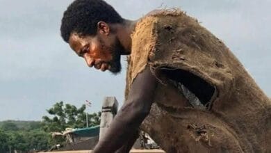 أحد أنصاره حاول الانتقام منه بحرق سفينته... تطور جديد في قضية مدعي النبوة الغاني