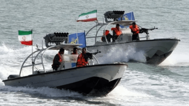 إيران: حرس الثورة ينفي اغتيال قائد قوته البحرية وشائعات استهداف مقارها في هرمزكان