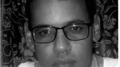 بين ضجيج المحركات وبعد الشواطئ / محمد محمود إسلمو