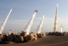 في الموجة الـ49.. حرس الثورة الإيراني يستهدف قواعد أميركية في الخليج بالصواريخ والمسيرات