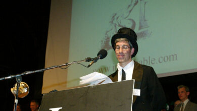 جوائز "نوبل للحماقة" تنتقل من أمريكا إلى أوروبا لأول مرة بسبب ترامب!