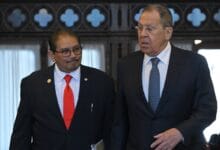 لافروف: ممارسات واشنطن ستخلق قوى إيرانية مؤثرة تتمسّك بالحصول على السلاح النووي