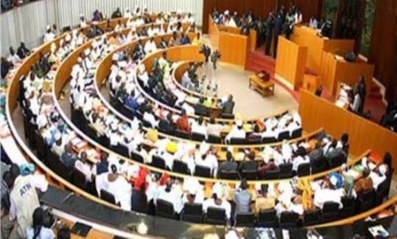 البرلمان السنغالي يدعو لجلسة عامة بعد استقالة رئيسه