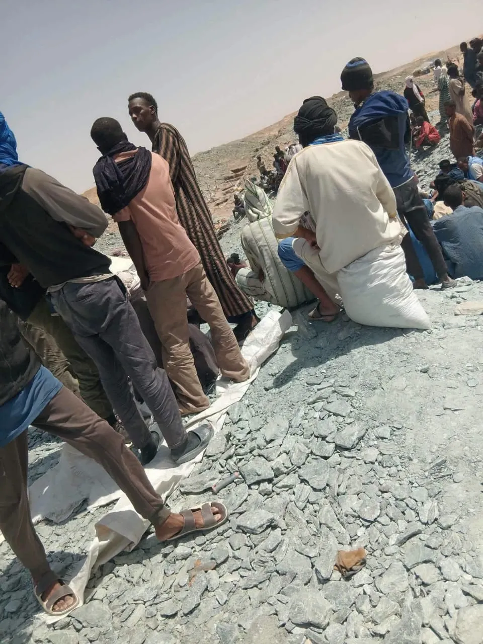 تيرس زمور: مصرع منقب عن الذهب وإصابة آخرين بسبب اختناق…