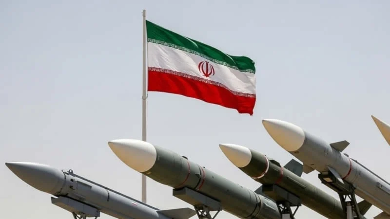 إيران تعلن هجوماً صاروخياً ومسيّراً على قواعد أميركية في الأردن…