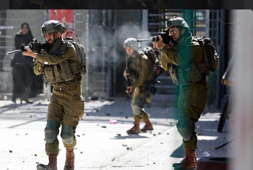 الضفة الغربية: اعتقال 11 فلسطينياً وحصار 3 منازل في قصرة…