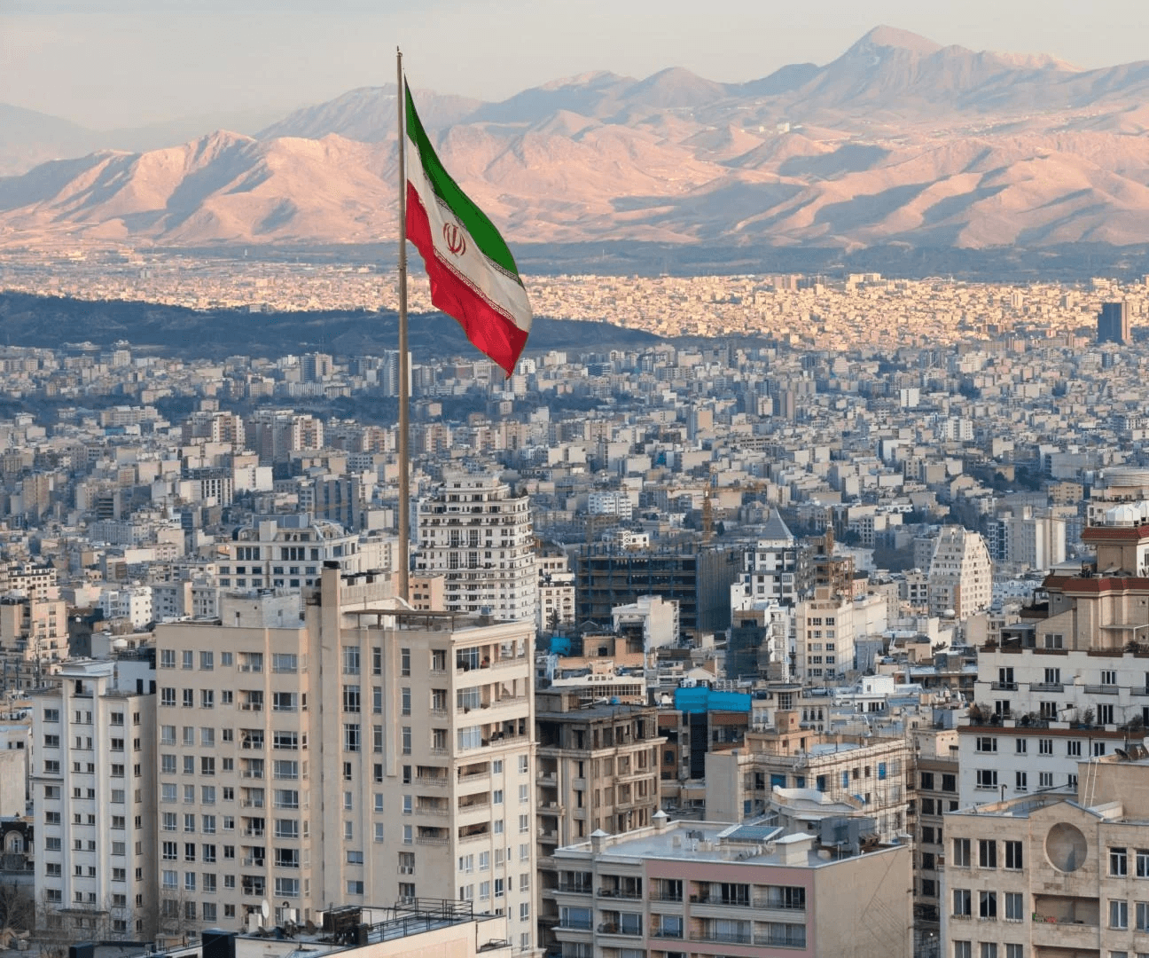 إيران: الدبلوماسية والدفاع متلازمان وسنتصدى للعقوبات الأميركية