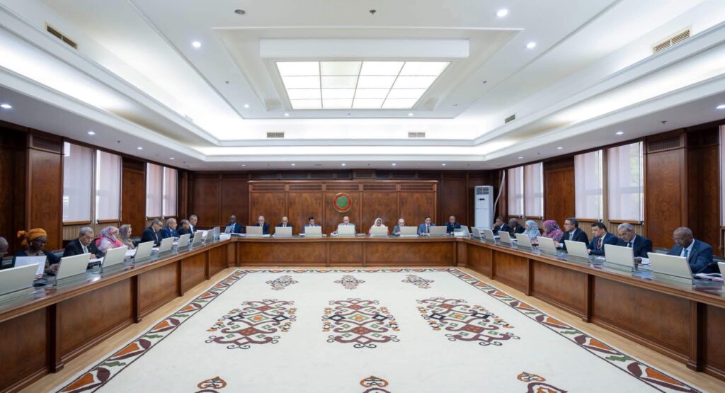 مجلس الوزراء يصادق على ميزانية 2027 ويقرّ مراسيم لتنظيم الأدوية…