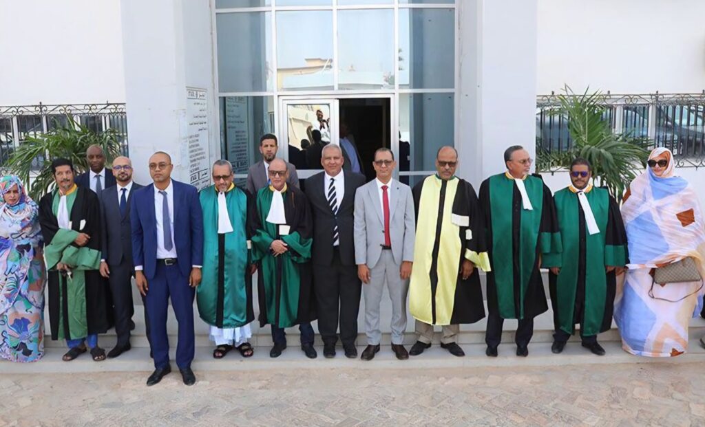 أعضاء الهيئة التنفيذية للسلطة الوطنية لمكافحة الفساد يؤدون اليمين القانونية